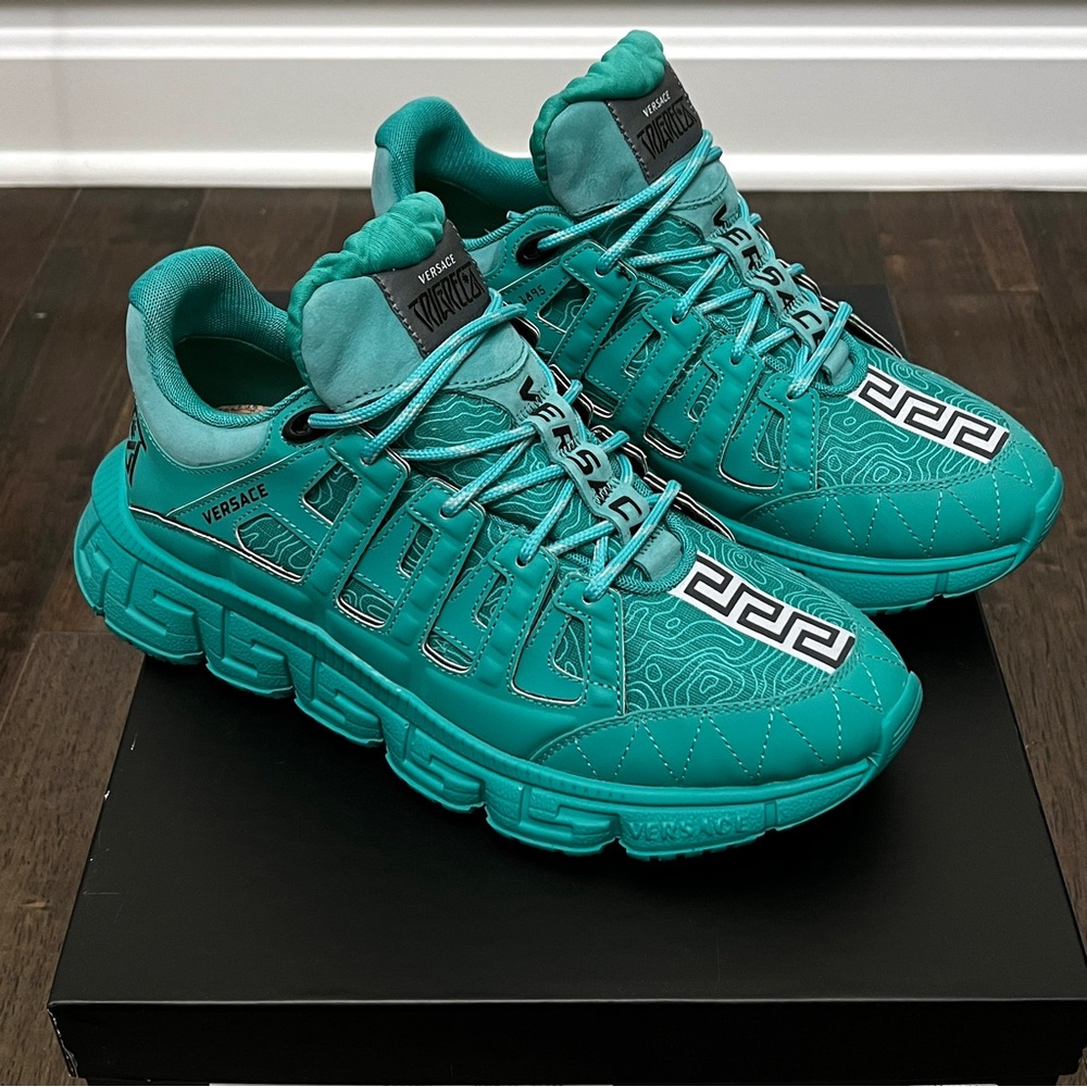 Versace Mens Trigreca Sneakers in Turquoise sz 41 / 8US